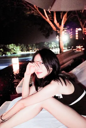 宋茜连体泳衣性感撩人写真图片_7