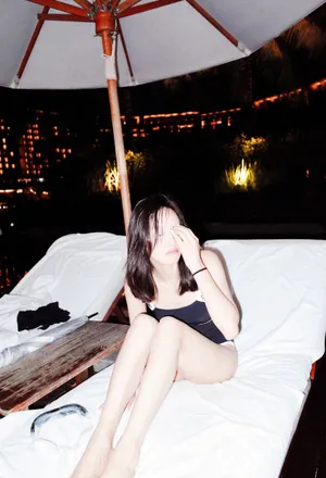 宋茜连体泳衣性感撩人写真图片_8