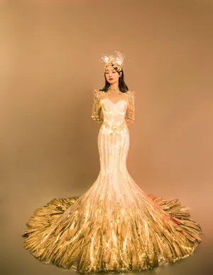 宋茜金鹰女神王冠霞服优雅动人写真图片_7