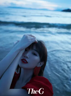 毛晓彤时尚妩媚海边写真图片_14