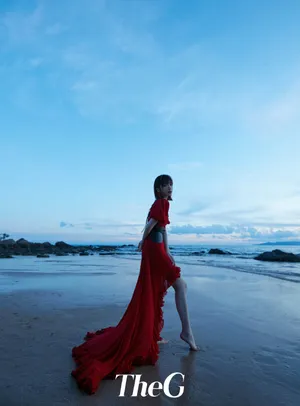 毛晓彤时尚妩媚海边写真图片_16