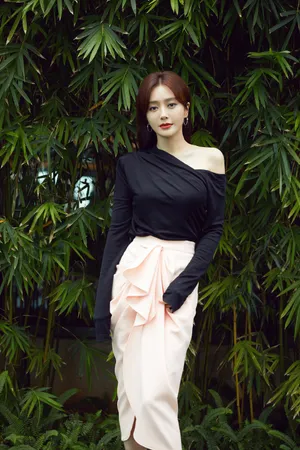 秦岚斜肩礼服性感写真图片_4