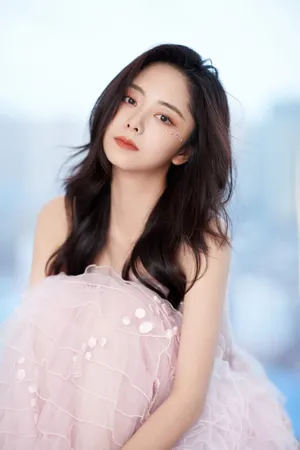 谭松韵粉色纱裙曼妙俏丽写真图片_4