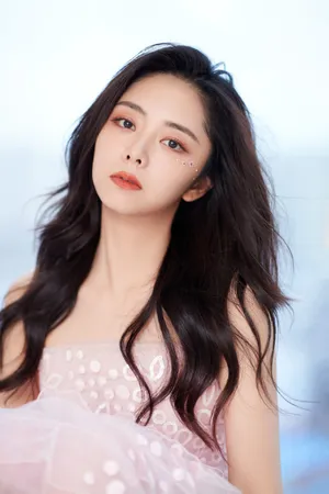 谭松韵粉色纱裙曼妙俏丽写真图片_6