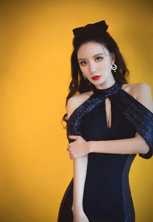 张萌深蓝鱼尾裙性感妖娆写真图片_8