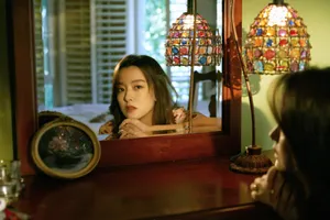 周奇奇唇印茶歇裙复古魅力写真图片_5