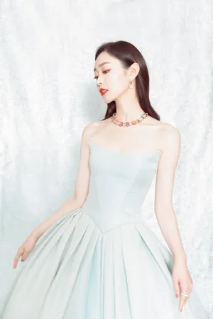 宋轶蓝色礼服优雅写真图片_2