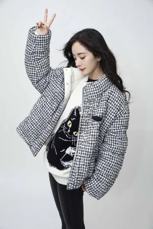 杨幂温暖冬装时尚写真图片