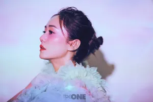 刘芸彩色光影时尚性感写真_5