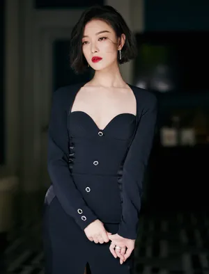 倪妮红唇短发性感写真图片_1
