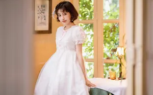 李艺彤公主裙甜美写真图片_3