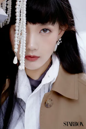 李一桐齐刘海长发时尚写真图片_3