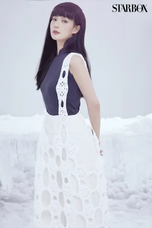 李一桐齐刘海长发时尚写真图片_10