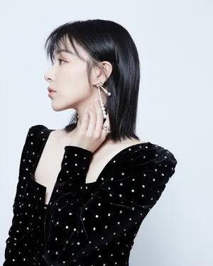 阚清子波点裙性感写真图片