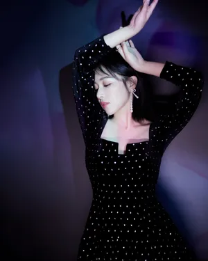 阚清子波点裙性感写真图片_5