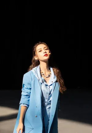 Angelababy短裤美腿酷甜写真图片_10