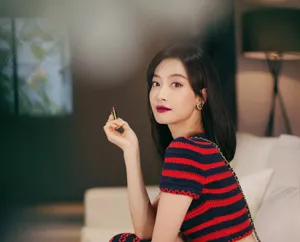 宋茜针织衫红唇性感写真图片_7