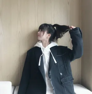 胡意旋俏皮可爱生活照图片_6
