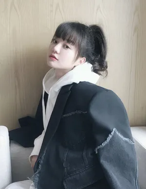 胡意旋俏皮可爱生活照图片_8