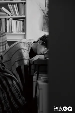 刘昊然温暖帅气秋日写真图片_3