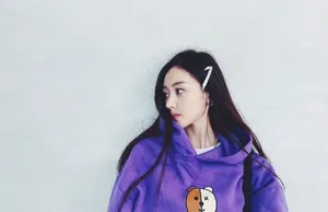 张天爱紫色卫衣初秋俏皮美照图片