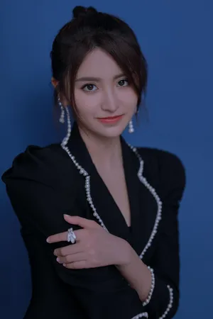 金子涵西装裙性感写真图片_5