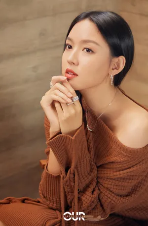 张梓琳针织裙时尚性感写真图片