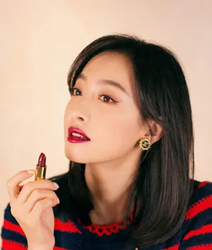 宋茜妩媚精致性感写真图片