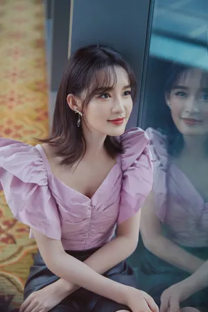 李沁香芋紫蝴蝶袖上衣写真图片_8