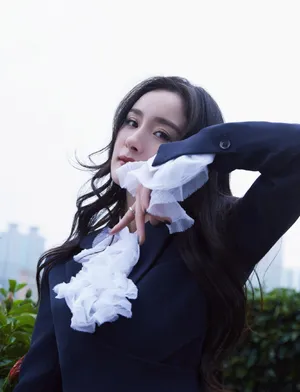 杨幂西装短裙性感写真图片_13