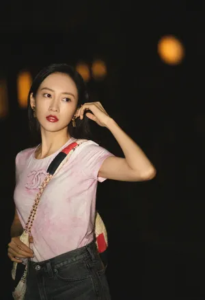 王鸥牛仔热裤性感甜酷写真图片_4