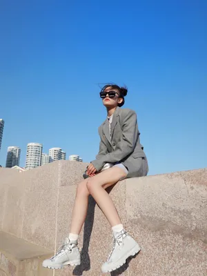 林允丸子头甜美性感写真图片_4