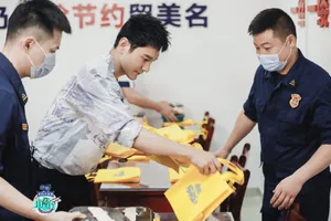 黄晓明《中餐厅第四季》收官剧照图片_3