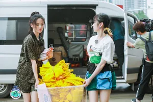 杨超越《中餐厅第四季》收官剧照图片