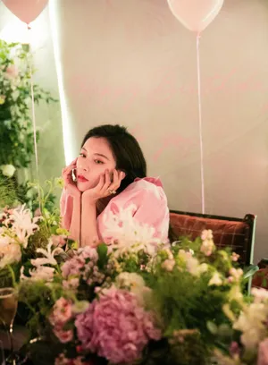 宋妍霏生日派对粉裙梦幻甜美美照图片_9
