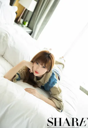 金莎吊带白裙性感优雅写真图片