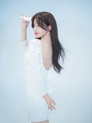 程潇甜美可人代言花絮图片_7