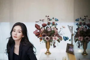杨幂西装丝袜性感品牌活动图片_3