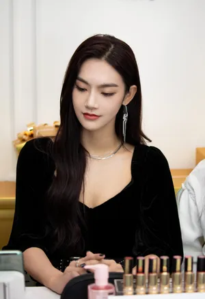 曾可妮刘令姿合体写真图片