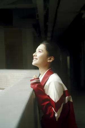 张婧仪清秀校服写真图片_3