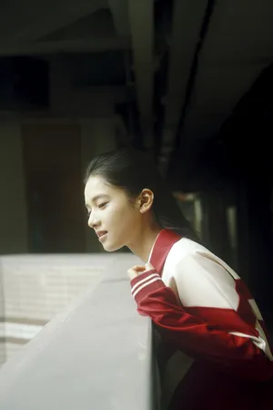 张婧仪清秀校服写真图片_7