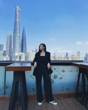 刘令姿酷黑西服写真图片_8