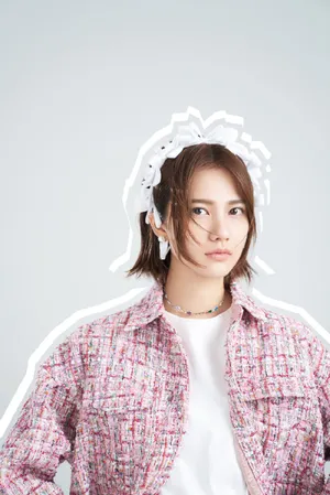 演员姜珮瑶妩媚性感杂志写真图片_1