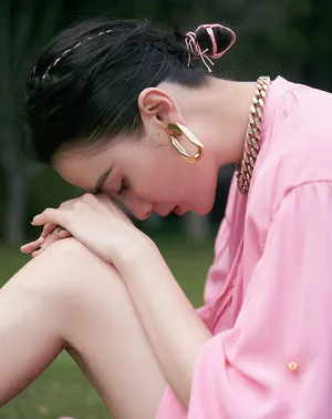 宋佳粉裙优雅迷人写真图片_1