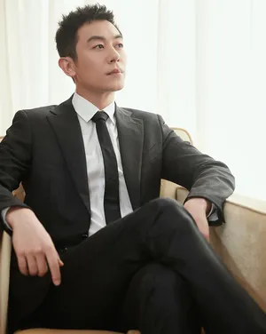 朱亚文西装成熟型男魅力写真图片_4