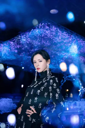 张予曦改良式旗袍优雅魅惑写真图片