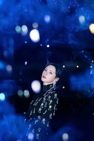 张予曦改良式旗袍优雅魅惑写真图片_3