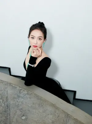 宋茜芭蕾裙红唇高贵冷艳写真图片_4