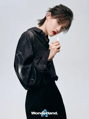 陆柯燃万圣节妆容酷美写真图片