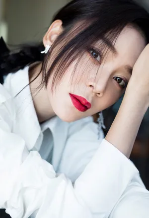 袁姗姗不对称星星耳饰写真图片_4